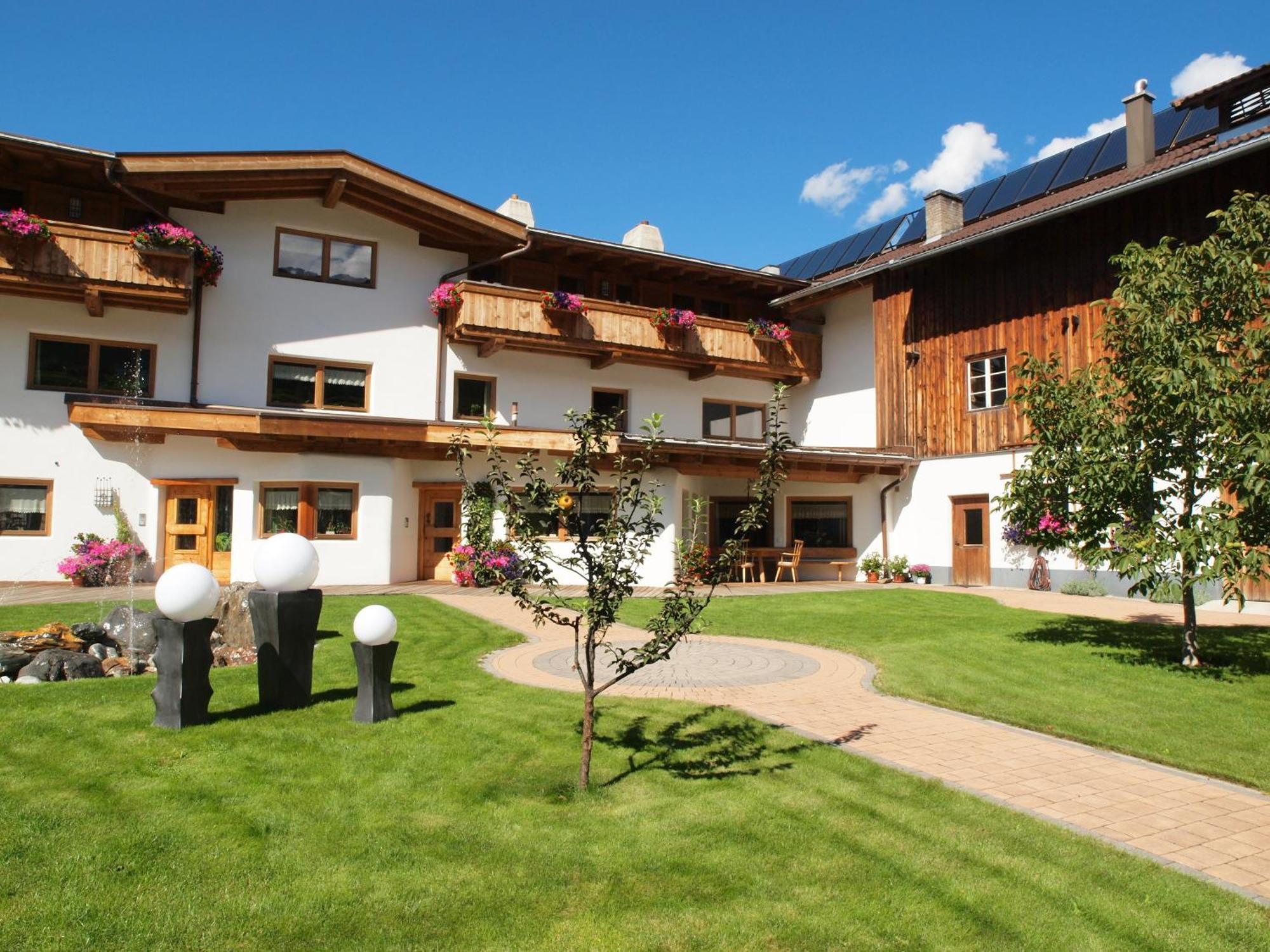 Kinderbauernhof Leneler Arzl im Pitztal Exterior foto